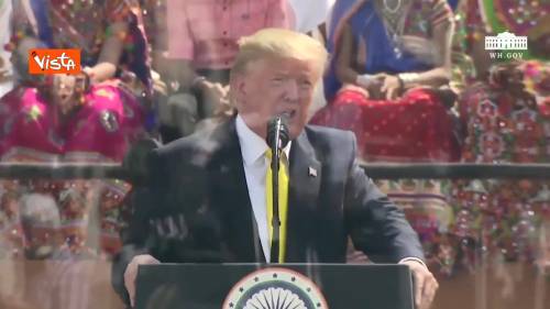 Trump in India: "Oggi i territori del califfato Isis sono distrutti al 100%"