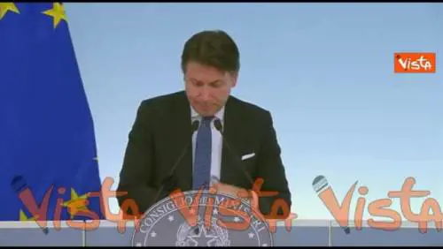 Conte annuncia le misure: "Vietato entrare e uscire da Lombardia"