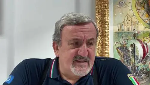 Emiliano a chi fugge dal Nord: "non fate del male ai vostri parenti"