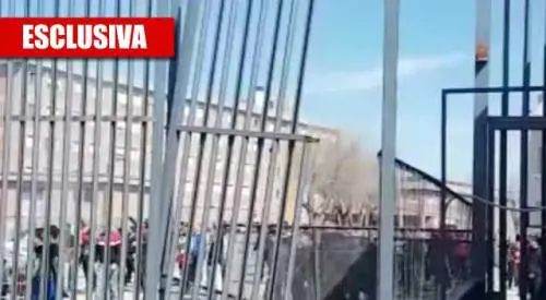 Coronavirus, l'audio choc da Foggia: "Carcere in mano ai detenuti"