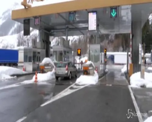 Coronavirus, al tunnel del Monte Bianco pochi controlli, ma anche poco traffico