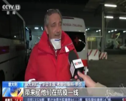 Coronavirus, a Fiumicino aereo con medici e aiuti da Cina