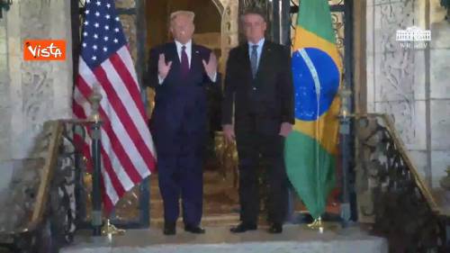 Bolsonaro positivo? Ecco la stretta di mano con Trump 5 giorni fa