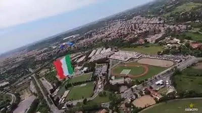 L'esercito: "Rialzati, Italia"
