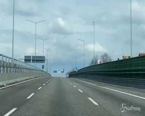 Coronavirus, la tangenziale di Milano è deserta