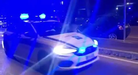 L'inno d'Italia per le strade di Sesto: i cittadini applaudono dai balconi