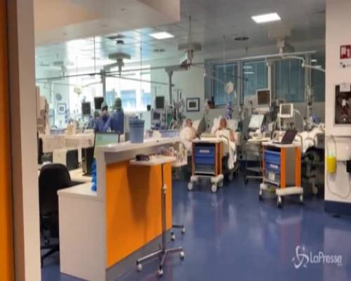 In terapia intensiva a Brescia, dove ogni giorno è una lotta per salvare vite