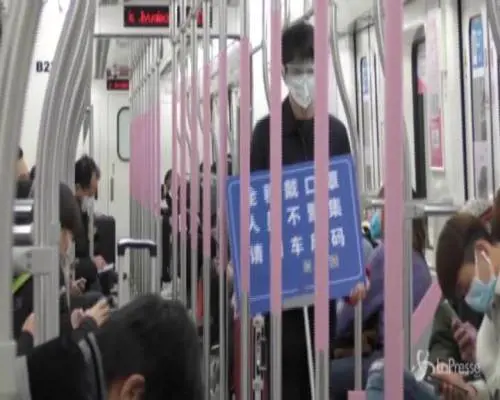 Coronavirus, un giro sulla metro di Wuhan prossima alla riapertura