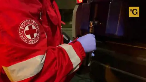 "Sempre più italiani in strada", la nostra notte con la Croce Rossa Italiana