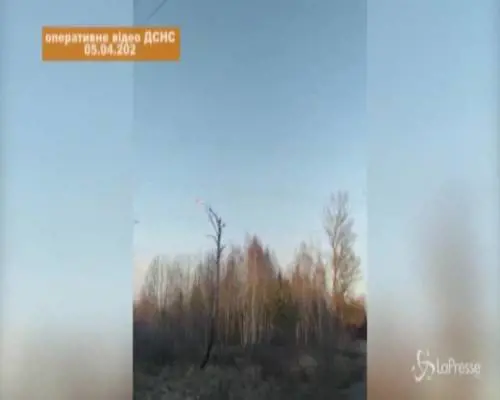 Ucraina, incendio nella foresta vicino Chernobyl: sale il livello di radiazioni