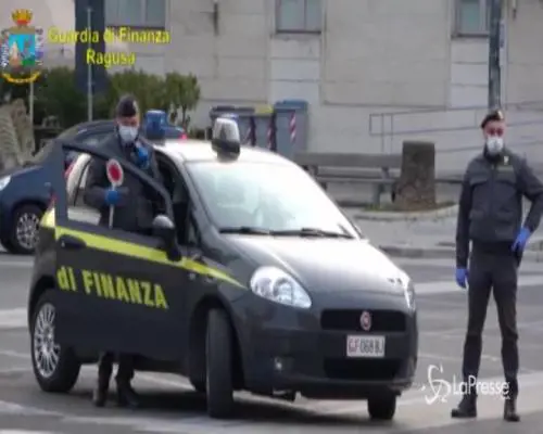 Coronavirus, arrestato latitante in auto nel Ragusano