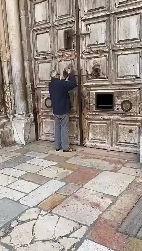 Covid-19, chiude la Chiesa del Santo Sepolcro a Gerusalemme