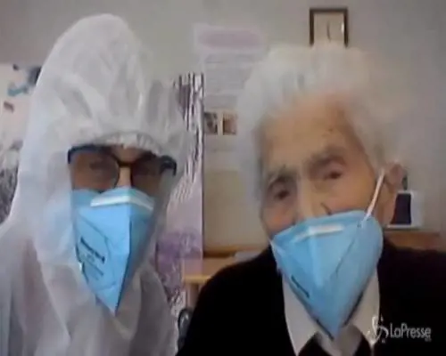 Ultracentenaria guarisce dal coronavirus: "Mi hanno aiutato coraggio, forza e fede"