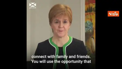 La Premier Scozzese: "State dimostrando compassione e amore cristiano stando a casa, buona Pasqua"