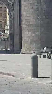 Gli extracomunitari riuniti a Porta Nolana nonostante i divieti