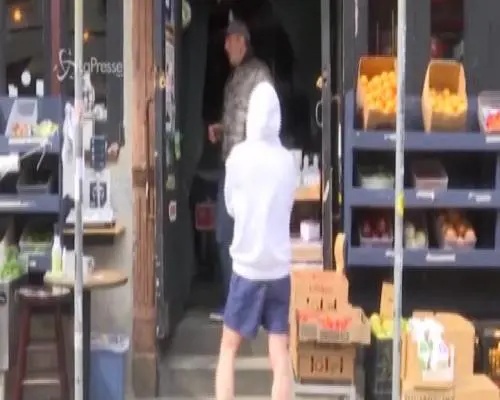 I bar di New York si trasformano in minimarket per superare la crisi