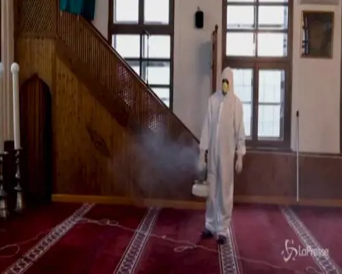 Coronavirus, Bosnia: moschee disinfettate in vista del Ramadan
