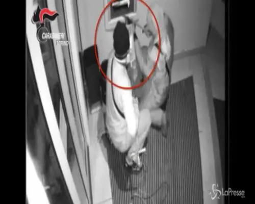 Assaltavano bancomat, tre arresti a Torino