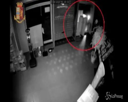 Catania, polizia arresta pluripregiudicato dopo un inseguimento