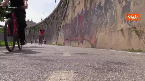 Si torna a pedalare a Roma, con la fase 2 riapre la ciclabile del Tevere