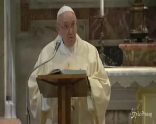 San Pietro, Papa Francesco celebra i 100 anni di Wojtyla