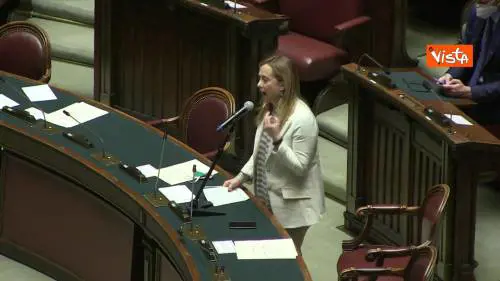  Meloni: “Sanatoria migranti fa venire da piangere anche a me” 
