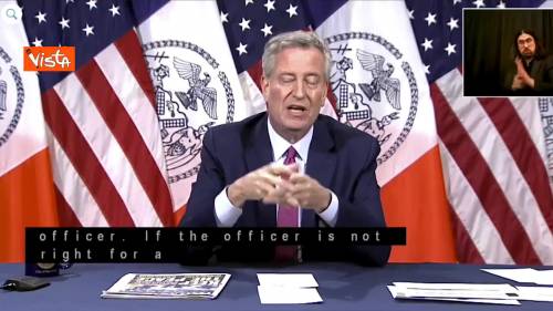 De Blasio: "Se agente sbaglia, processo immediato. Mele marce non devono rovinare lavoro polizia"