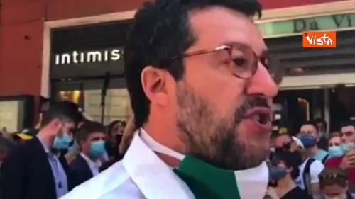 Salvini: "Qui per portare soluzioni, non per protestare"