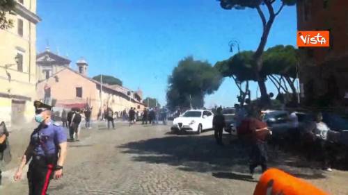  Manifestazione dei ‘Ragazzi d’Italia’ a Roma, tensione e lancio di fumogeni 