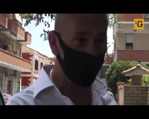 Paura nel palazzo del focolaio, i residenti: "Nessuno ci fa i tamponi"