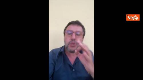 Salvini e i contestatori di Mondragone: "Puzzo? Ci credo dopo due ore in mezzo a quella gentaglia"