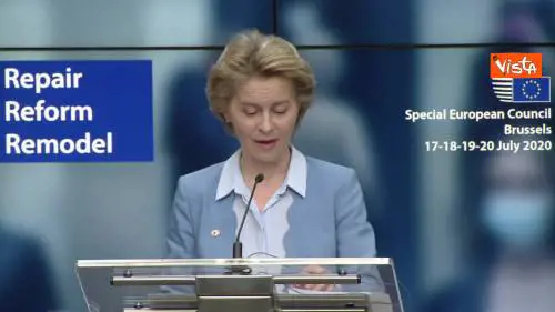 Von der Leyen: "Momento storico, Europa pensa in grande"
