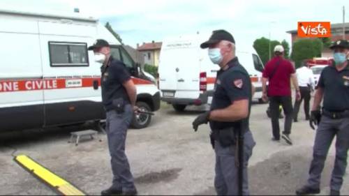 Migranti, protesta al centro di accoglienza Cavarzerani di Udine