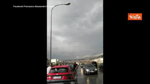 L'arcobaleno splende sopra il nuovo Ponte di Genova