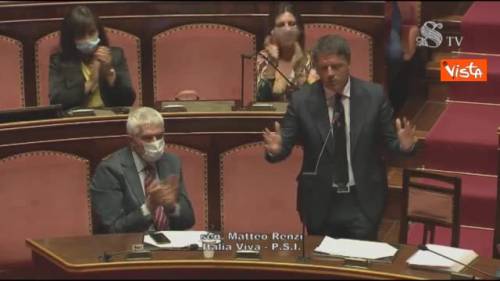 Renzi: "A Berlusconi auguri di pronta guarigione, uomo delle istituzioni"