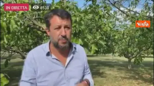 Salvini dopo l'aggressione subita a Pontassieve: "No impaurito ma infastidito"