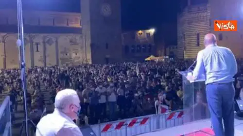 Regionali Toscana, Zingaretti: "Non votare candidati che indossano mascherine con «Boia chi molla»”