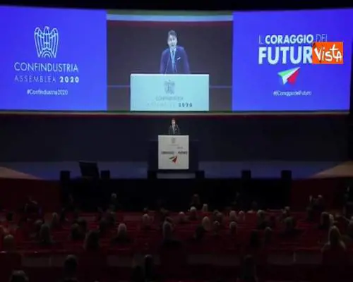 Conte: "Colpito da imprenditori che hanno anticipato Cig nonostante le difficoltà"
