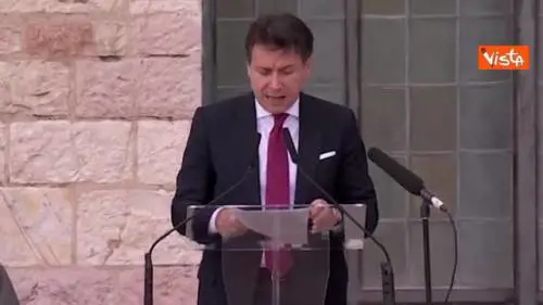  Coronavirus, Conte: “Da San Francesco messaggio moderno anche per crisi Covid, «tutti fratelli»” 