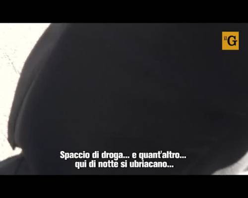 Migranti senza freni alla stazione Termini: "Inseguono i clienti fin dentro all'albergo"