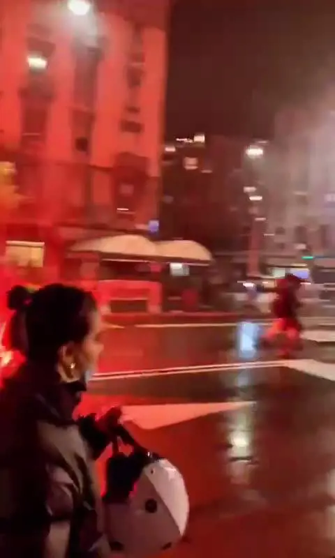 Manifestazione contro il Dpcm: tensione a Milano