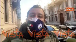 Polemica sui pacchi di Natale, Salvini: "Fate anche voi del bene"