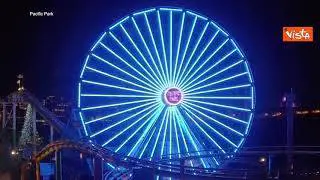 01-01-21 Capodanno 2021, il countdown virtuale sulla ruota panoramica di Santa Monica in California