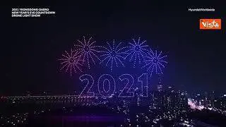 01-01-21 Capodanno 2021, lo spettacolo luminoso dei droni nel cielo di Seul