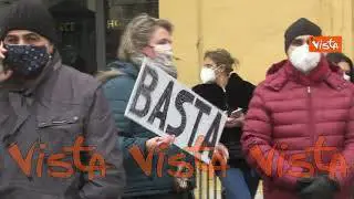 Genitori e studenti insieme a Montecitorio per chiedere la riapertura delle scuole
