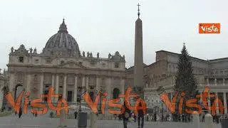 Piazza San Pietro vuota durante l’Angelus celebrato in Biblioteca Vaticana