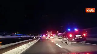 Covid, il vaccino Moderna è arrivato in Italia. Ecco il viaggio nel furgone scortato dai Carabinieri