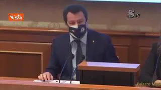Salvini scherza con i giornalisti: "Ce tocca..."