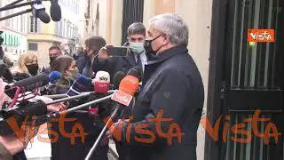 Tajani: “Berlusconi si è sottoposto a controlli medici, telefonerà a Salvini e Meloni”