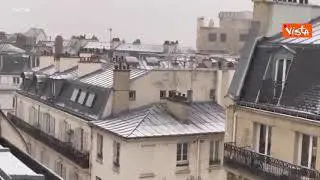 La neve imbianca Parigi